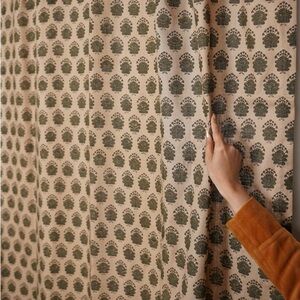 Elegant Patterned Curtain